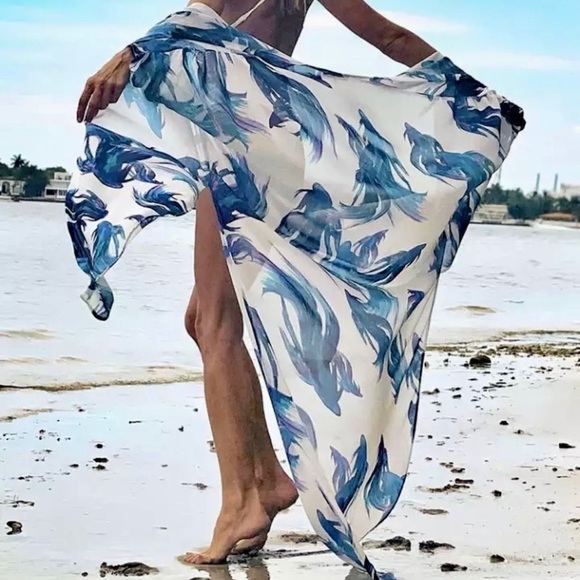 Blue n White Sheer Kimono - Picture 1 of 3